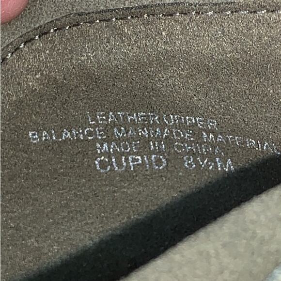 Violet & Red NWT Cupid Suede Boots Olive Green Back Zipper Size 8.5 - Picture 10 of 10